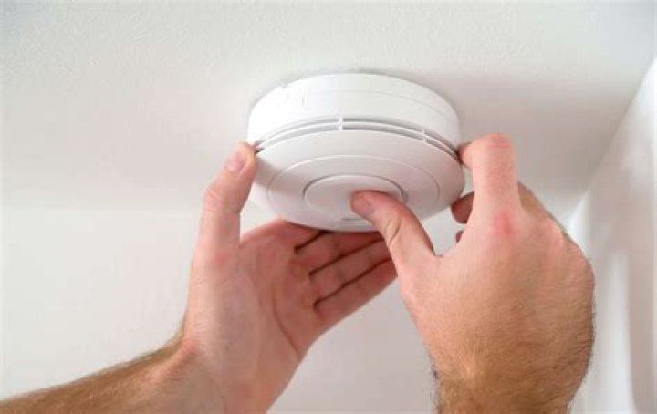 How to stop smoke detector from chirping without battery